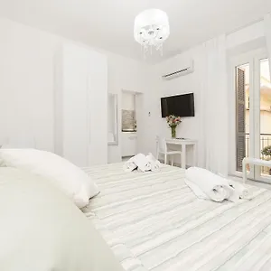 White Flat Termini Rzym